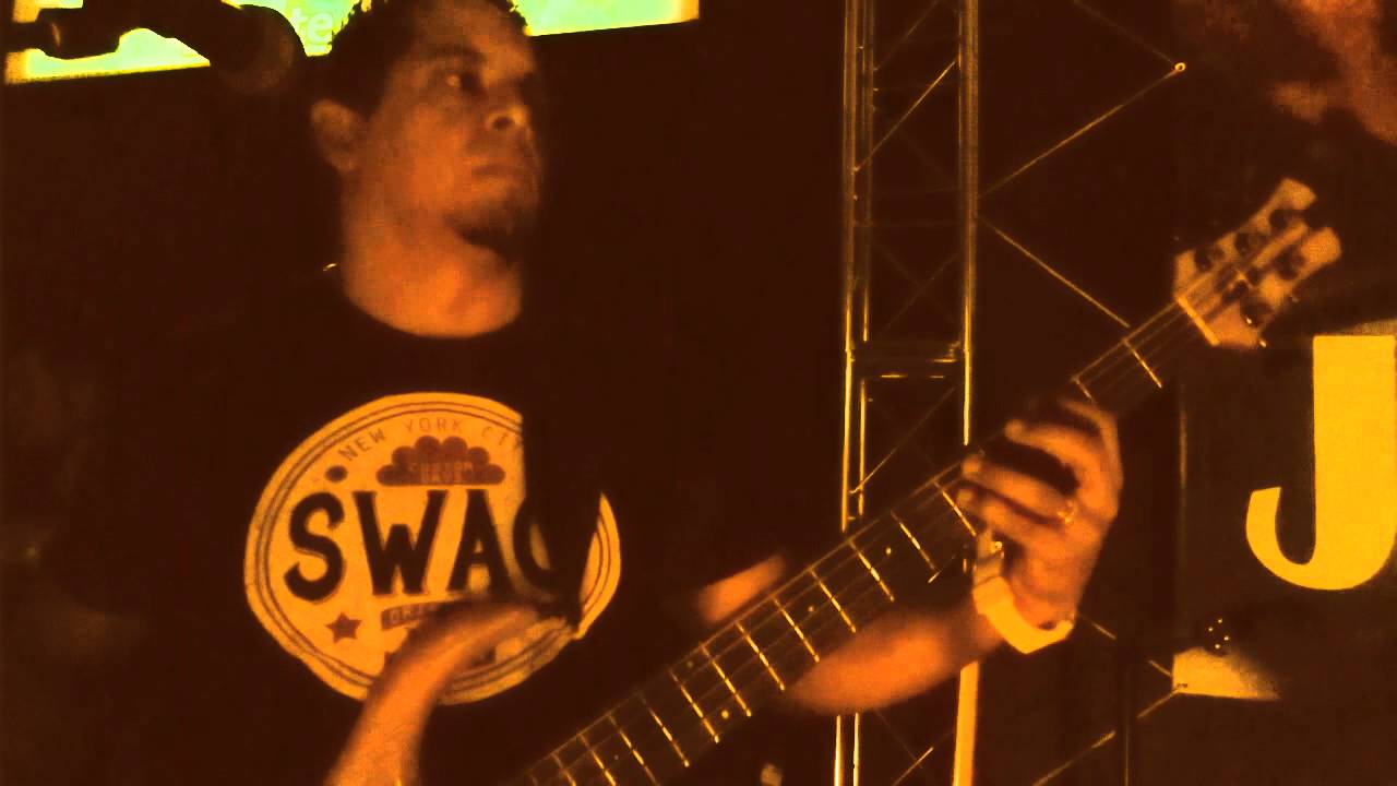 Que bom te amar! Bass Alison Vitorio