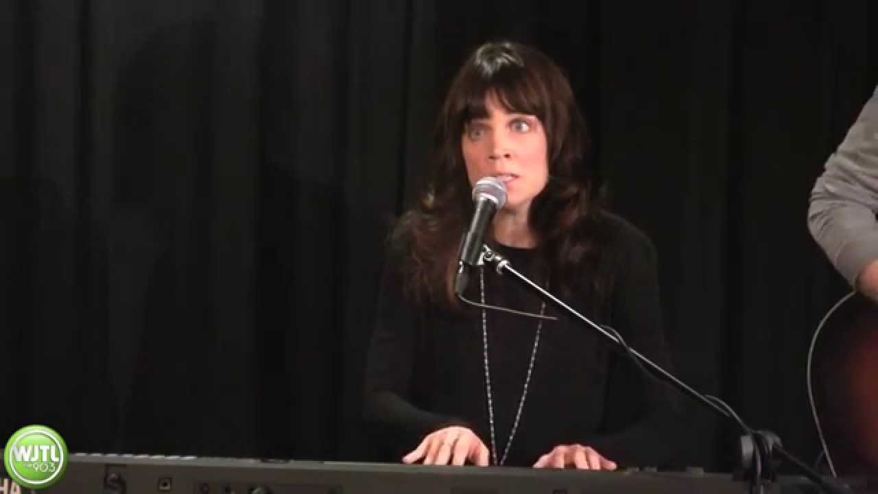 Ginny Owens: 