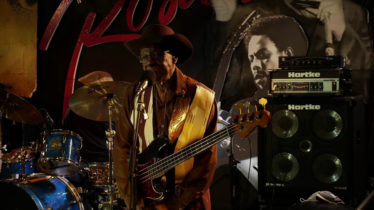 Billy Flynn Band :: Live at Rosa's Lounge