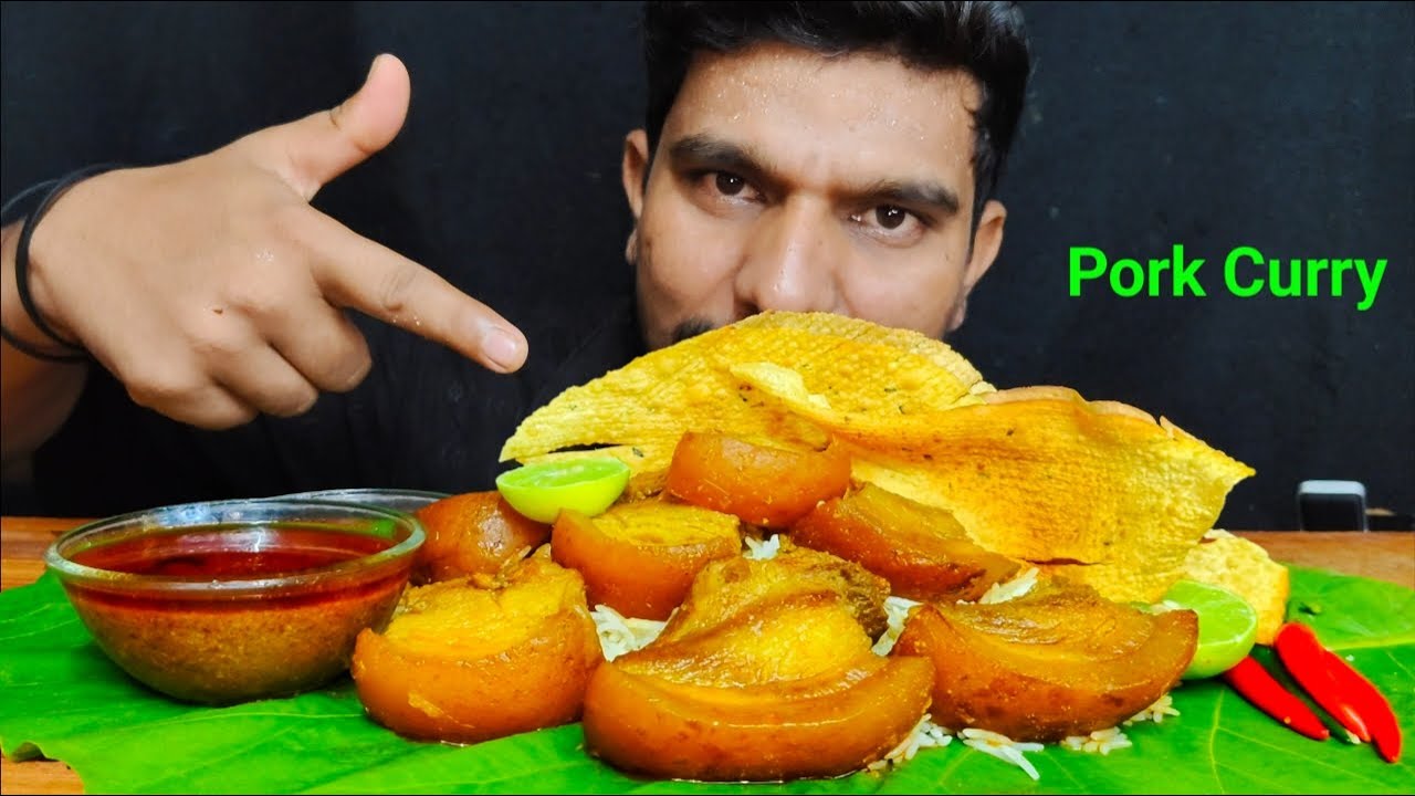 EATING SPICY 🥵 PORK FAT CURRY WITH RICE || PORK BELLY NORTHEAST STYLE