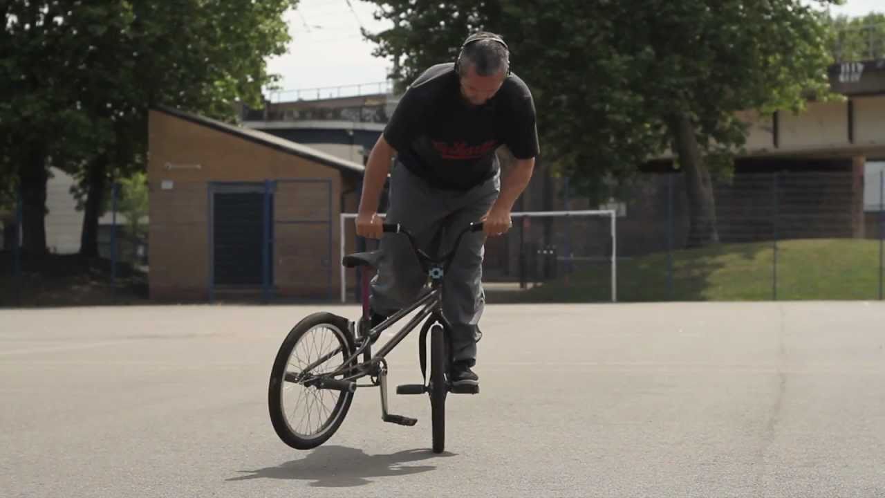 Fenix Bikes - London/2011 - Viki Gomez & Phil Dolan Flatland Session