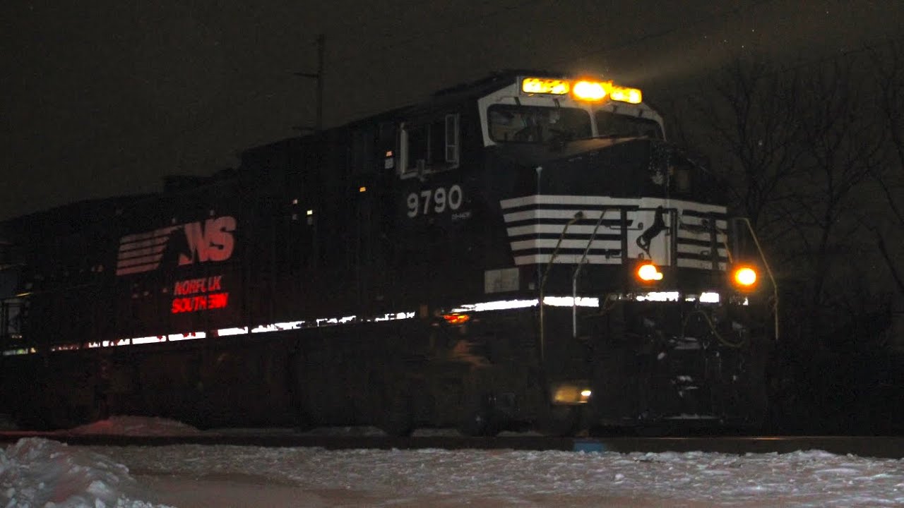 NS 270 passes Flint at MP 11 with cool K5LA and NS 9790 (1 of 3 active WFs) leading!!!