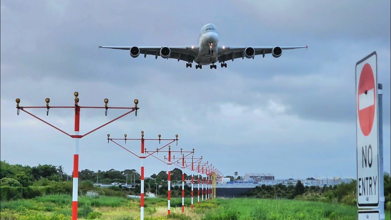 Australia's BEST Planespotting Location! - Sydney Airport (Runway 34L) *CLOSE UP LANDINGS*