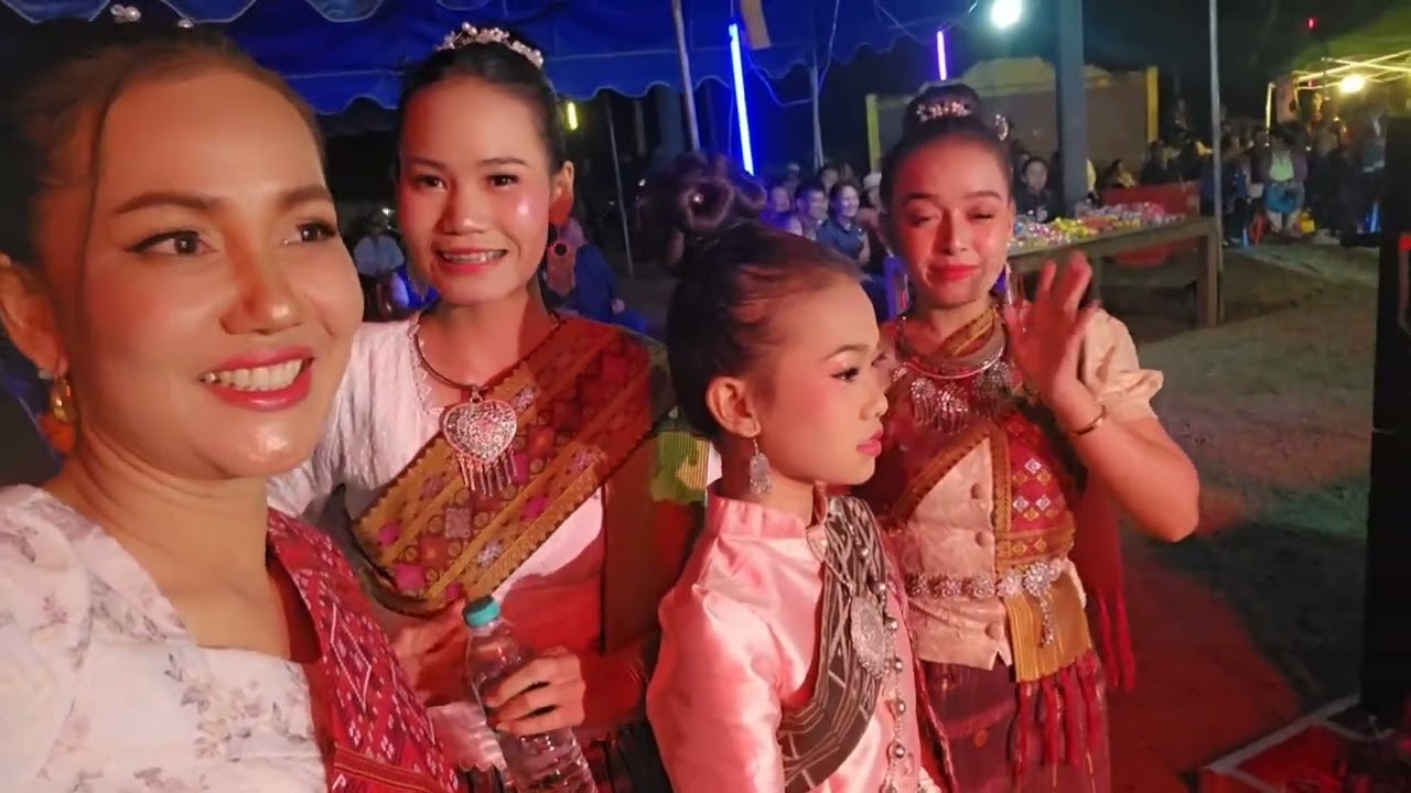 เบื่องหลังของพวกเรา ธิดาลาว เจี๊ยบศรีวิไล ปรารถนา ไอซ์ เคศรีวิไล @เจี๊ยบ ศรีวิไล