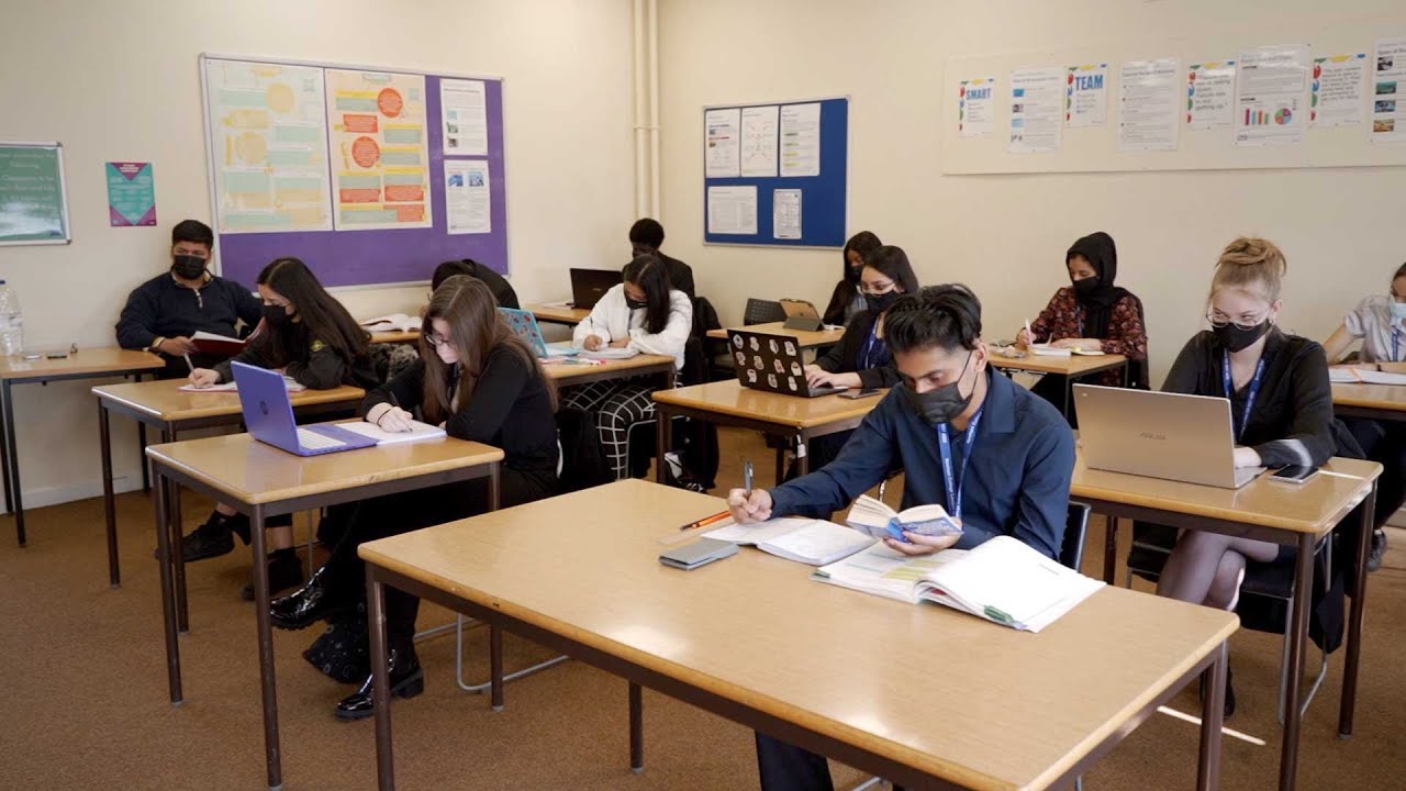 Study Business, Admin, Management & Law at Newham College