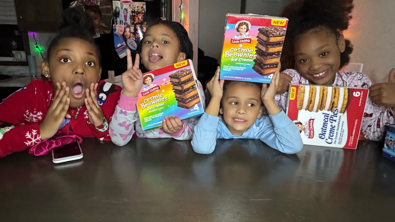 Trying NEW little Debbie’s ice cream sandwich’s!!!! *SUPER GOOD* #viral #food #icecream 