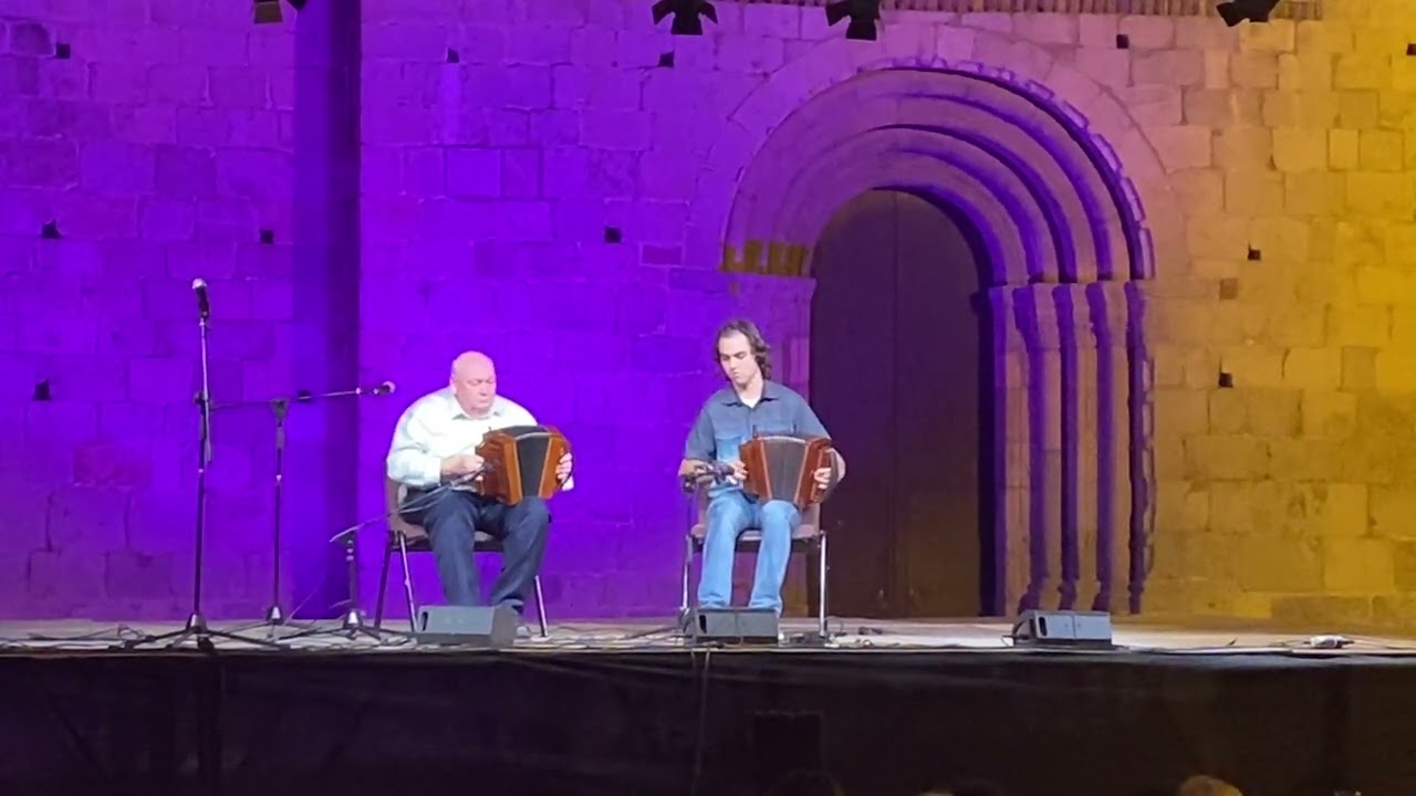Van Dam's Hornpipe, traditionnelle québécoise , interprété par Raynald Ouellet et Alexandre Patry