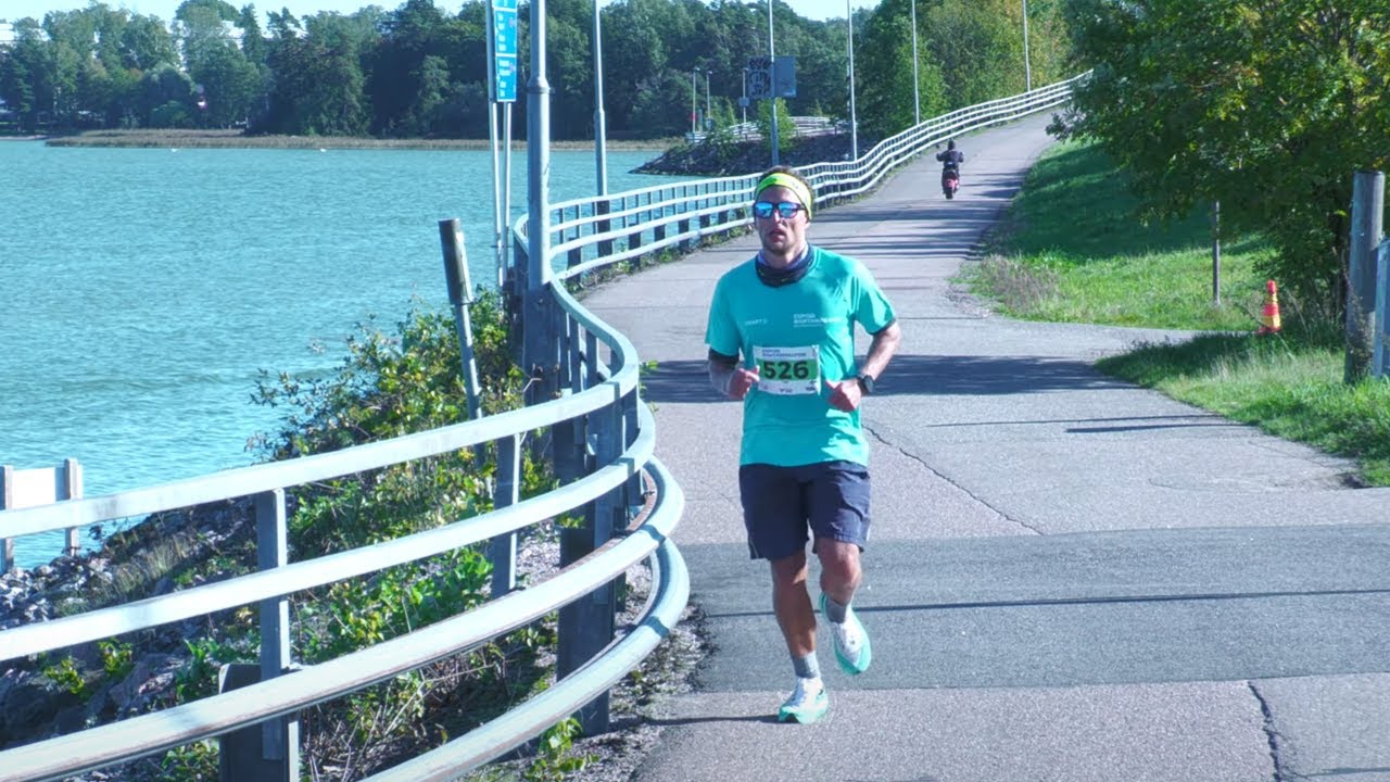 Espoo Rantamaraton 2024 juoksijoita Keilaniemessä 21.9. Osa 2/3