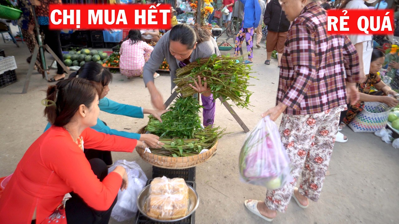 Rằm Tháng Giêng, Hái Rau Vườn đem Ra Chợ Quê Bán Rẻ Khách Mua Hết Sạch