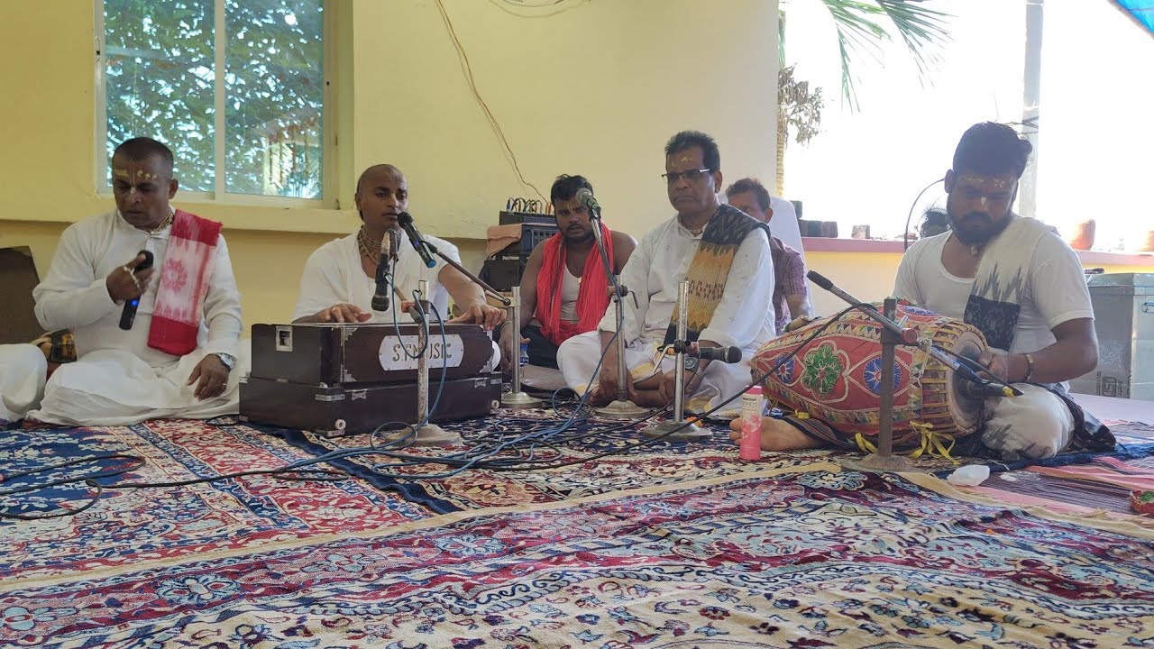 Mahamantra Naam Kirtan || Babaji Shri Radhacharan Das Maharaj & Group 