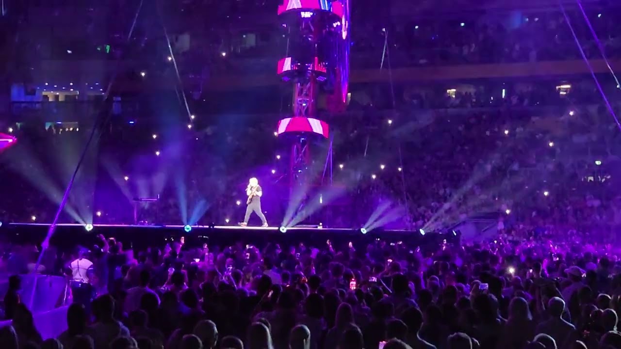 Ed Sheeran - Shape Of You (Suncorp Stadium, Brisbane 17/02/2023)