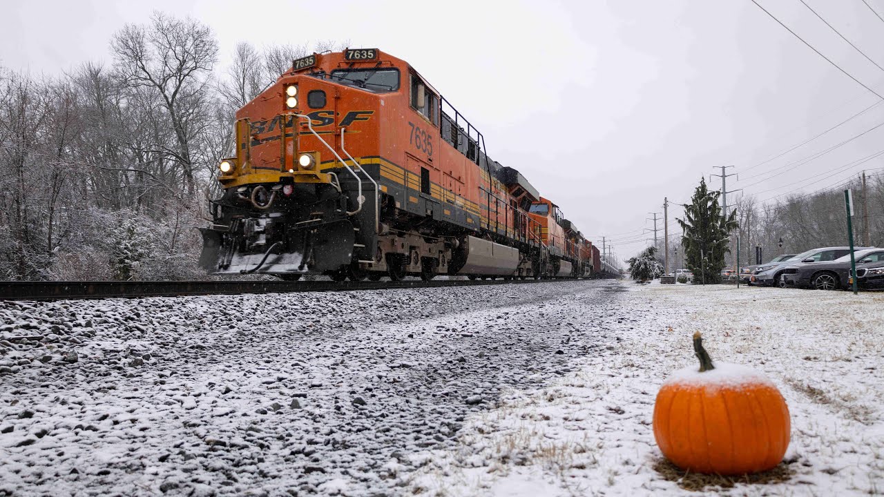 CSX Riverline trains with CSX 1869 and 1877, L040, and BNSF power 12/20/24