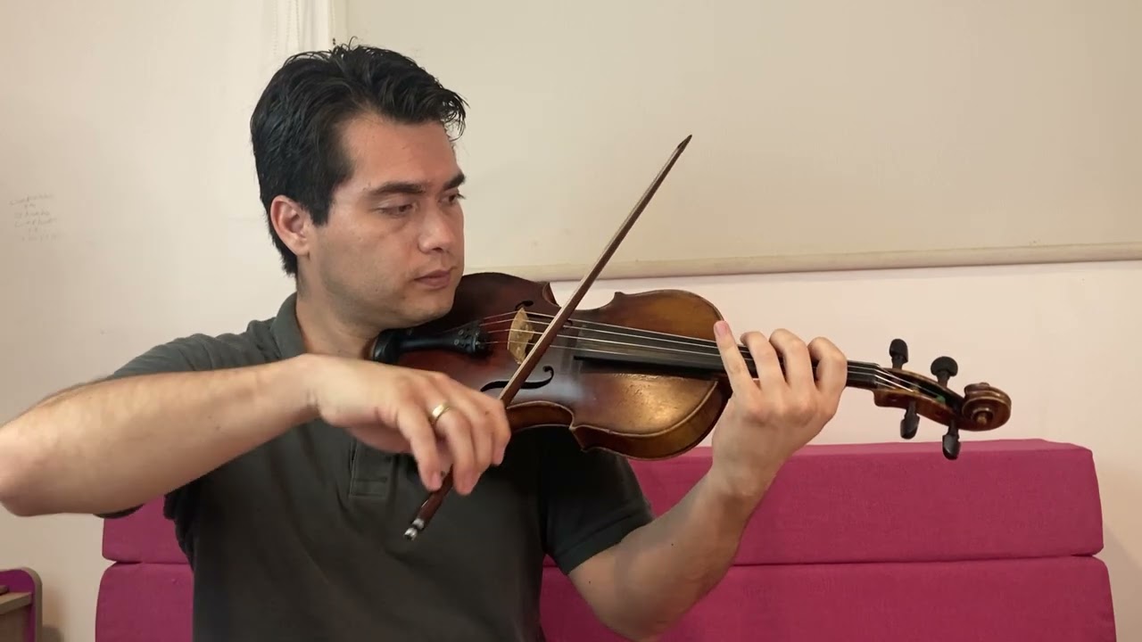 Como tocar en la segunda posici&oacute;n. como cambiar de tono las canciones de mariachi. David Rivera.