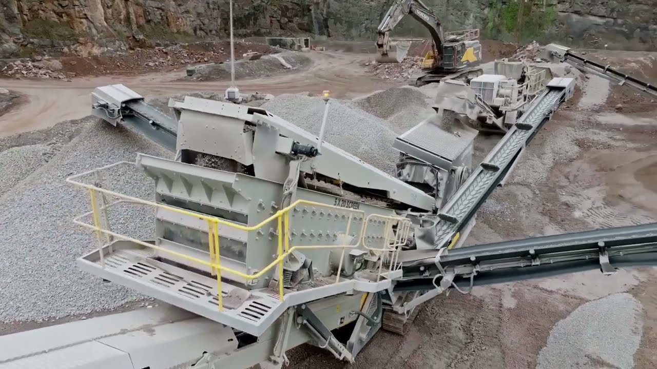 2 x Lippmann L520s-3 go to work at Wenvoe Quarry