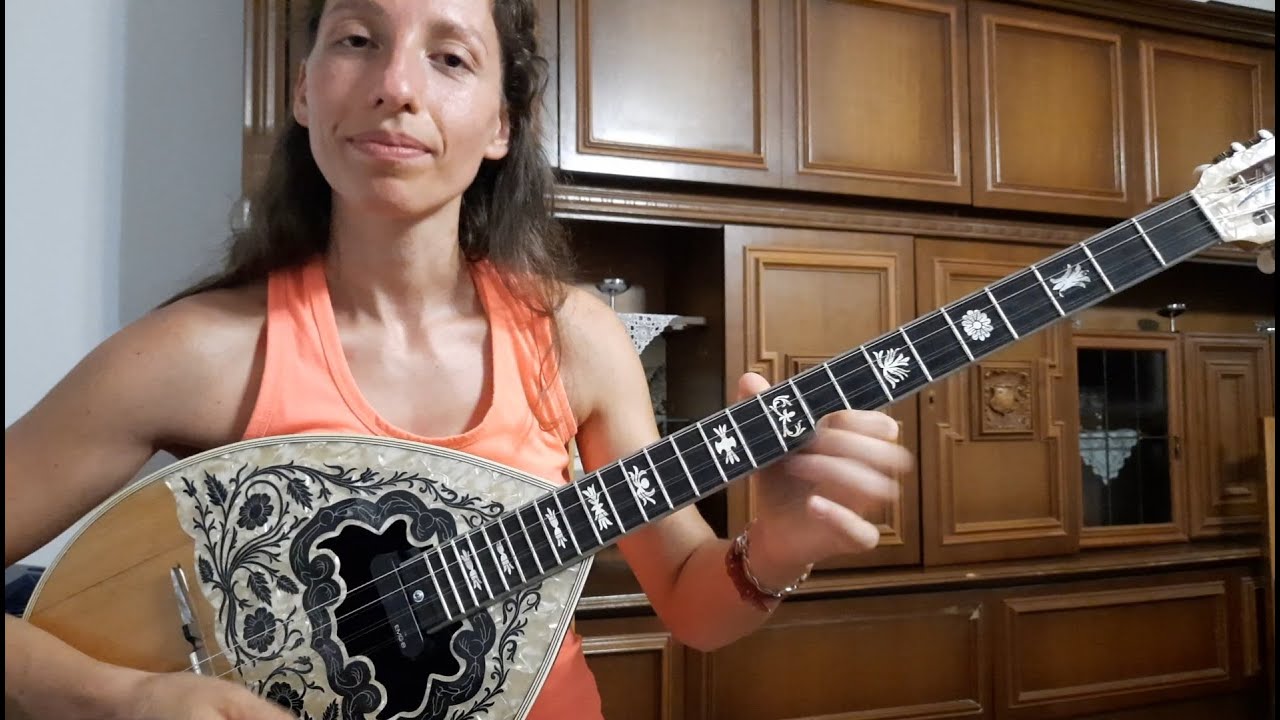 Φύγε κι άσε με - μάθημα μπουζούκι.  Konstantina bouzouki lessons