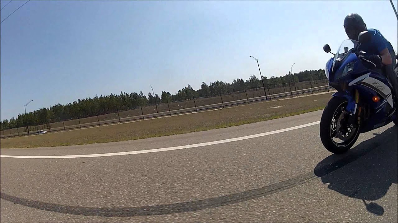 Yamaha R6 VS. Honda CBR600RR