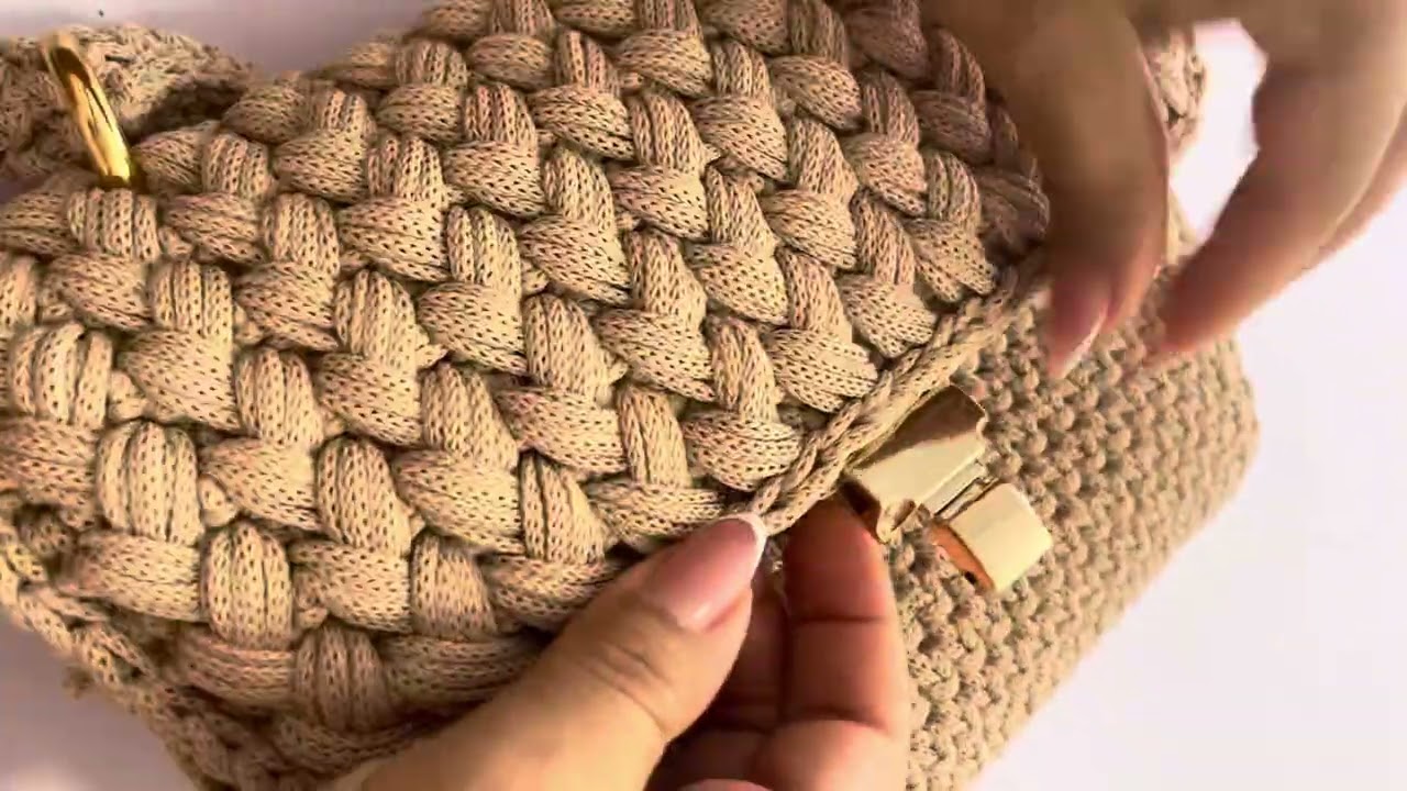 Dica de aplicação de fecho tic tac em bolsa De Crochê- By Nilze Abreu