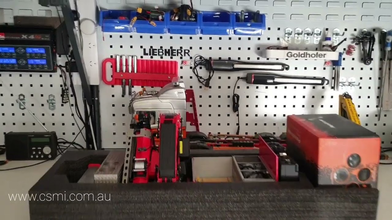CSMI : RC FASSI F1650 truck crane unboxing Part 1