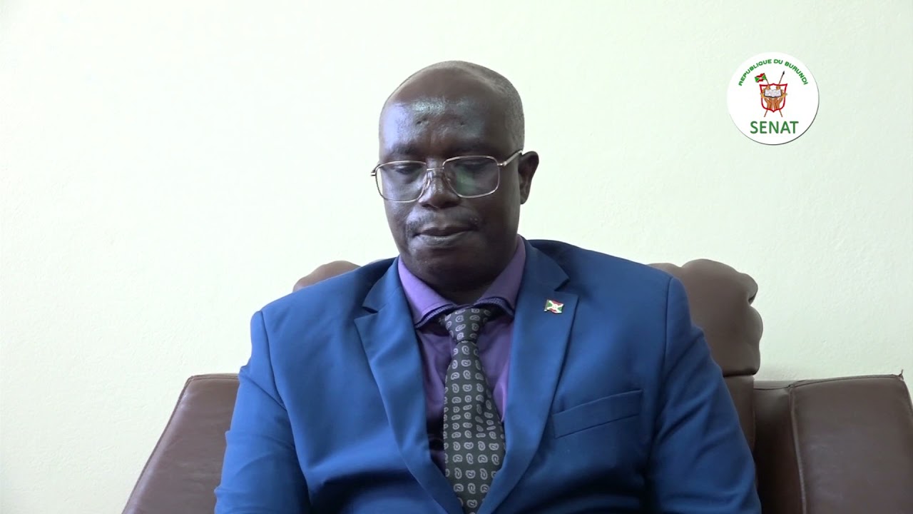 COMMUNIQUE DE PRESSE DU SENAT SUR UNE SERIE DE CONFERENCES (SUR LES EVENEMENTS DE 1972) EN COURS