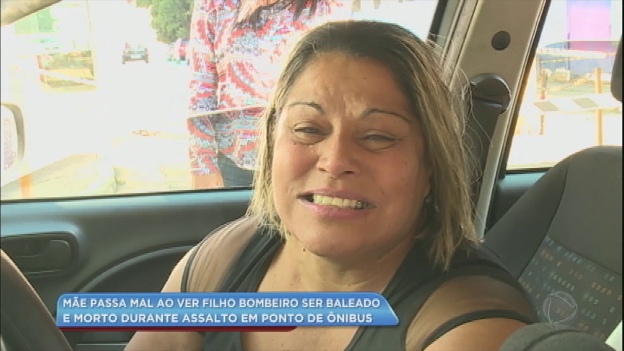 Mãe desmaia ao ver filho ser baleado e morto durante assalto