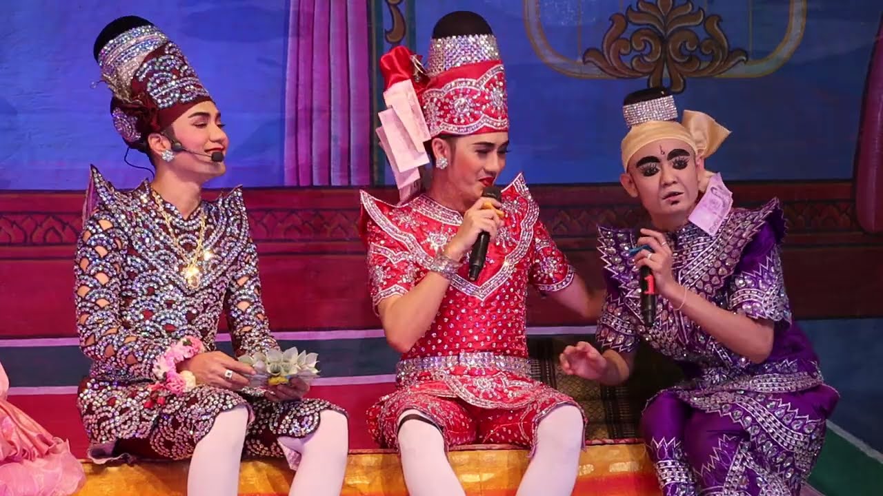 พี่บิ๊กลืมมุกเบลล์ ตีน้องจนพี่เอสกับพี่อ๊อดขำหงายหลังไปเลย 5555 มีไปซบตักให้พี่อ๊อดปลอบ น่าร๊ากก