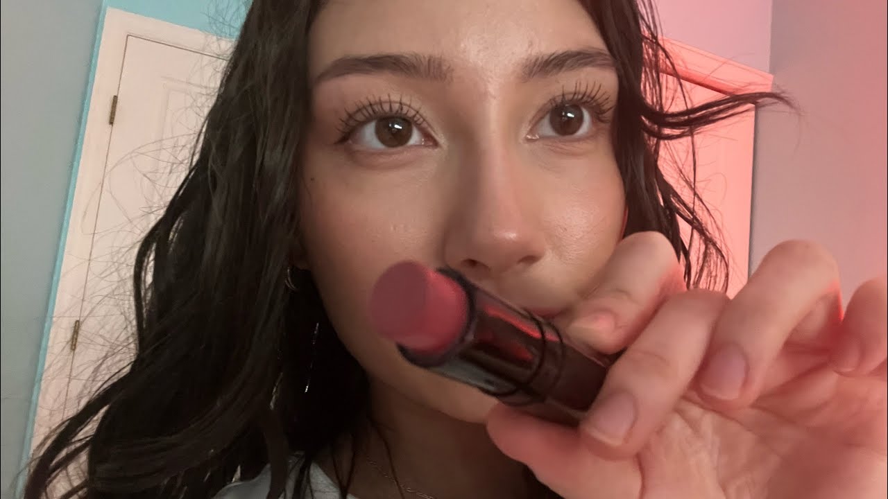 нанесение помады/блеска для губ asmr (звуки рта, поцелуи, шепот)