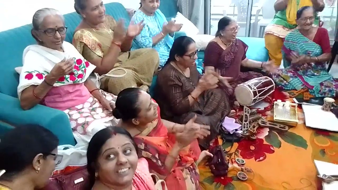 Bhajan na bol che bada anand aave re...... like share subscribe karo 