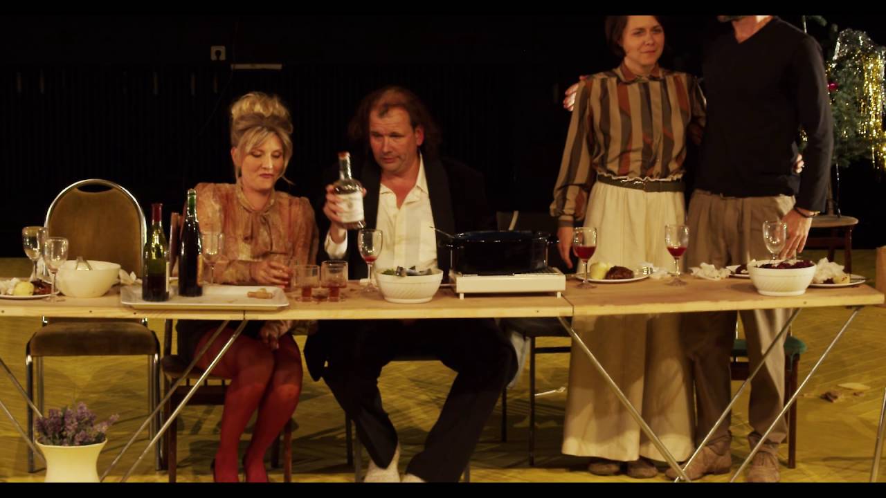 IN ZEITEN DES ABNEHMENDEN LICHTS am Saarländischen Staatstheater