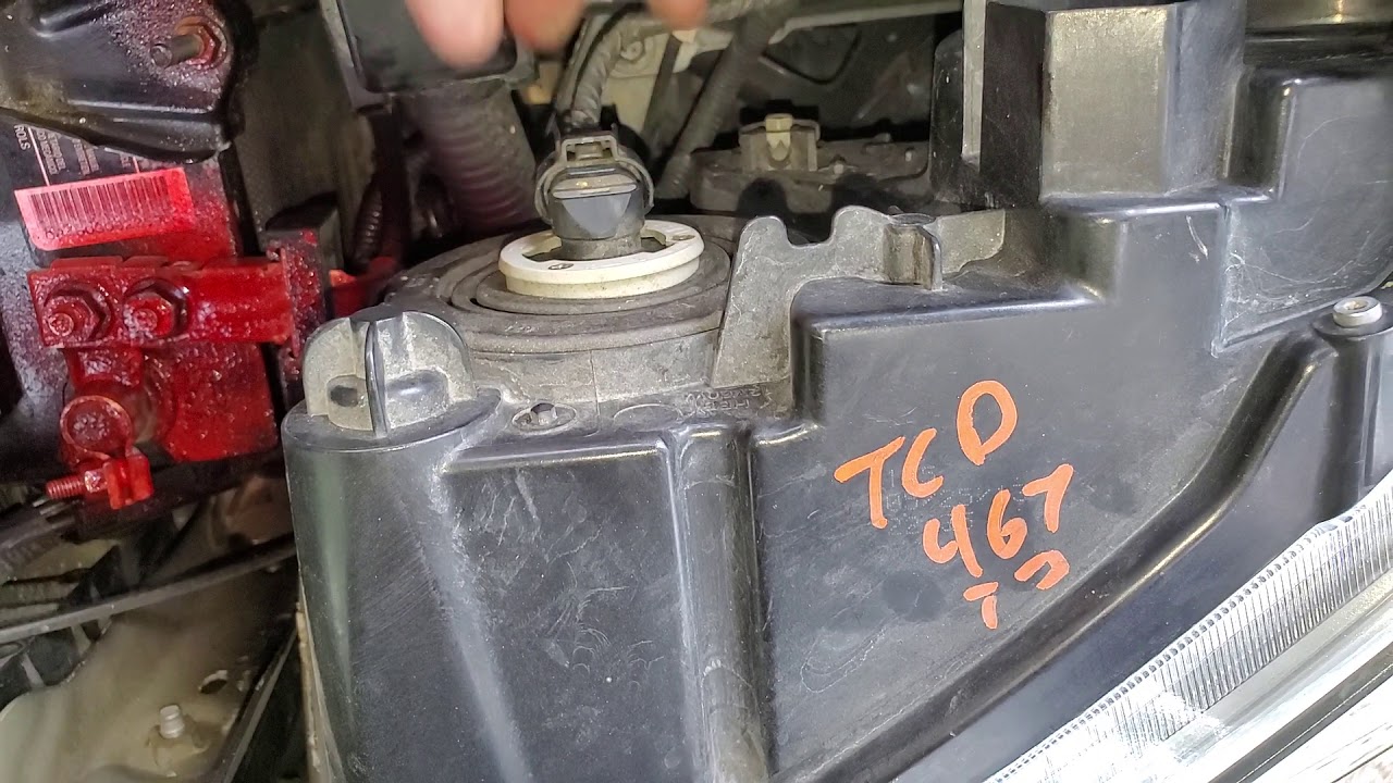 2015 Nissan Pathfinder Headlight Bulb Replacement & Fuse Location