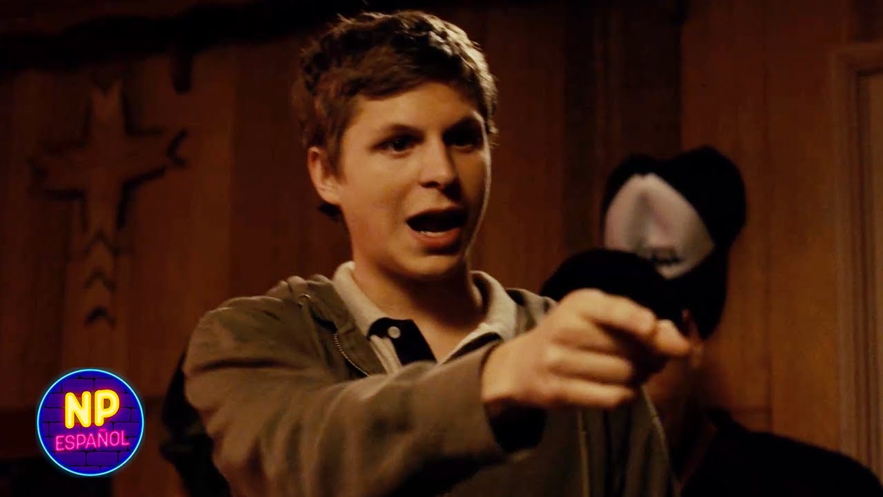 Michael Cera Pasa Pena Cantando En Una Fiesta | Super Cool (2007) | Now Español