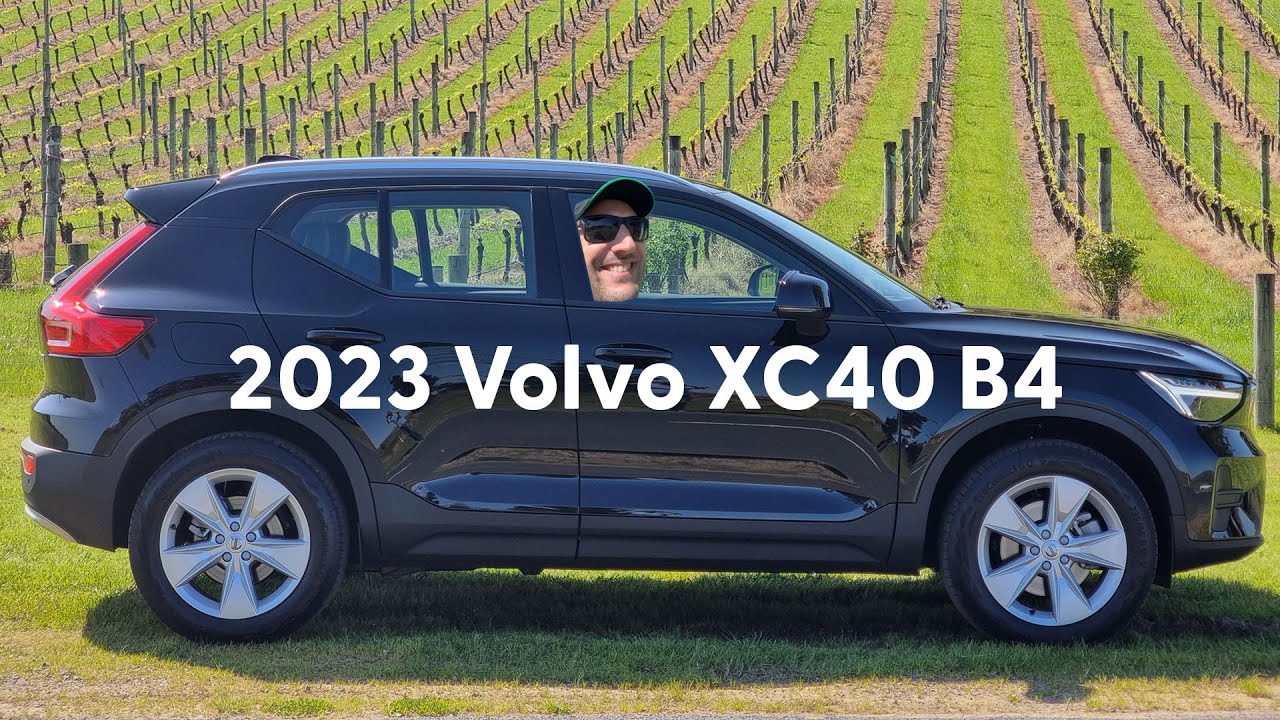 2023 VOLVO XC40 B4 Review (1 Month of Ownership)