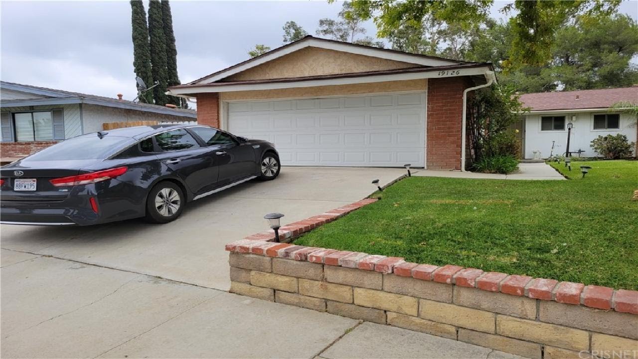 19126 Friendly Valley, Newhall, CA Presented by Victoria Taylor.