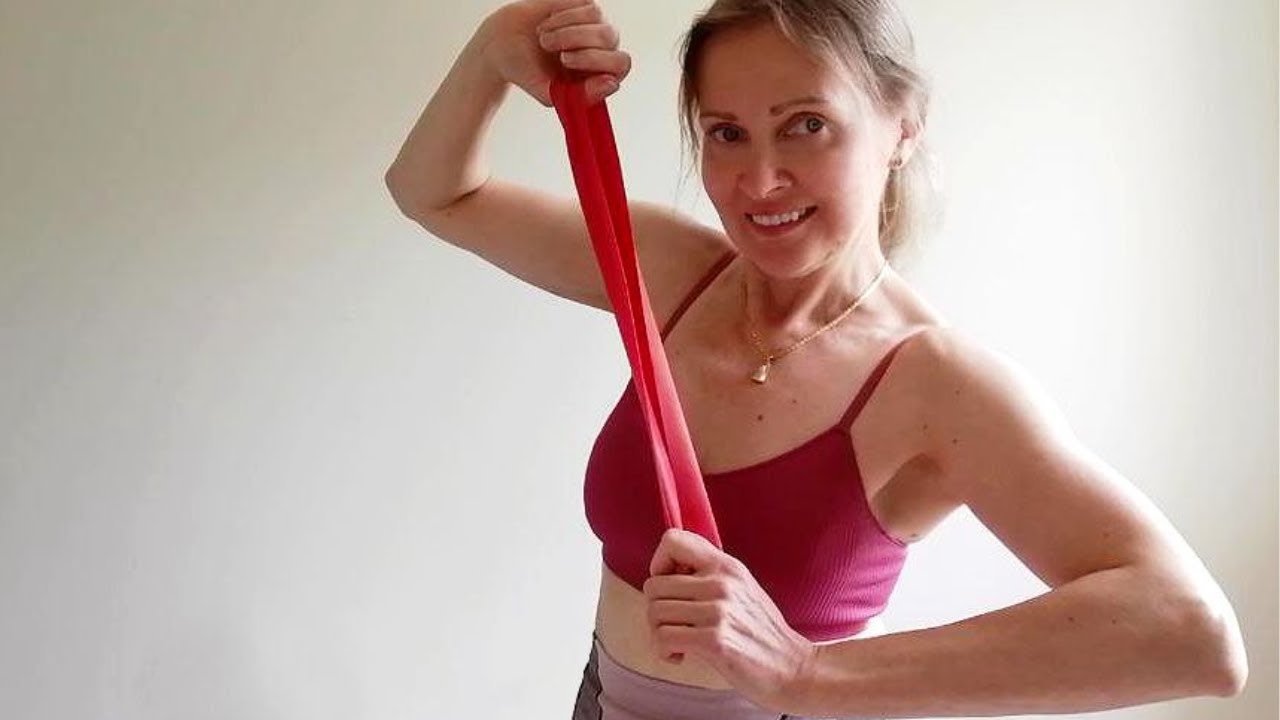 В 55 МОИ РУКИ , КАК У ДЕВОЧКИ - СТРОЙНЫЕ И СПОРТИВНЫЕ ! Hand exercises with rubber bands. Yong at 55