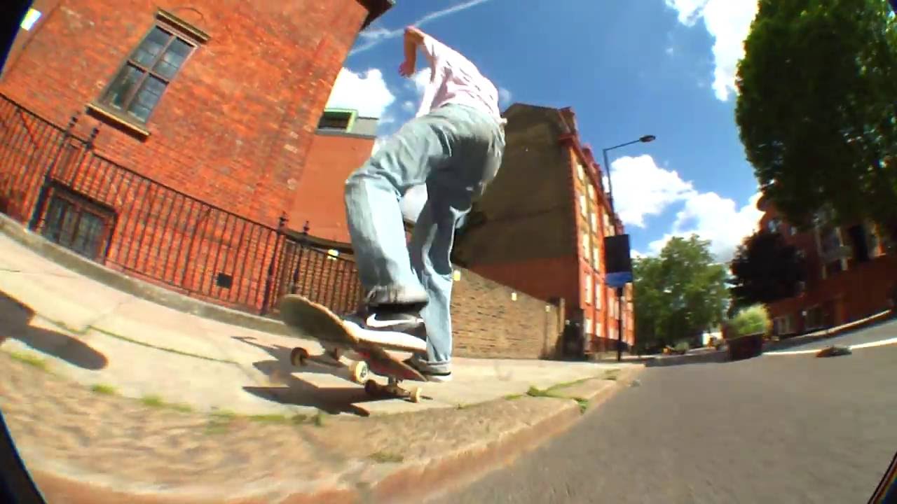 Doggie – Nike SB in London