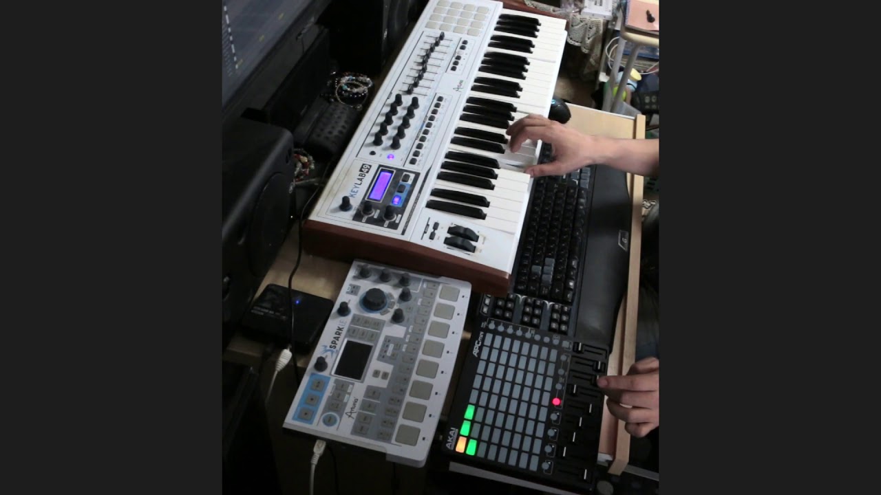 KEY LAB 49 + AKAI APC mini + Ableton Live 10 Performance