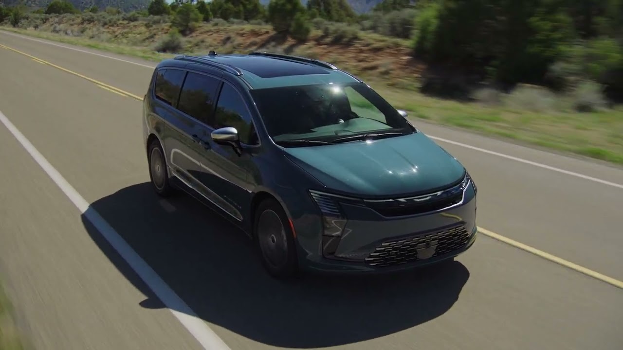 New 2027 Chrysler Pacifica Limited AWD & Pacifica Pinnacle - footage