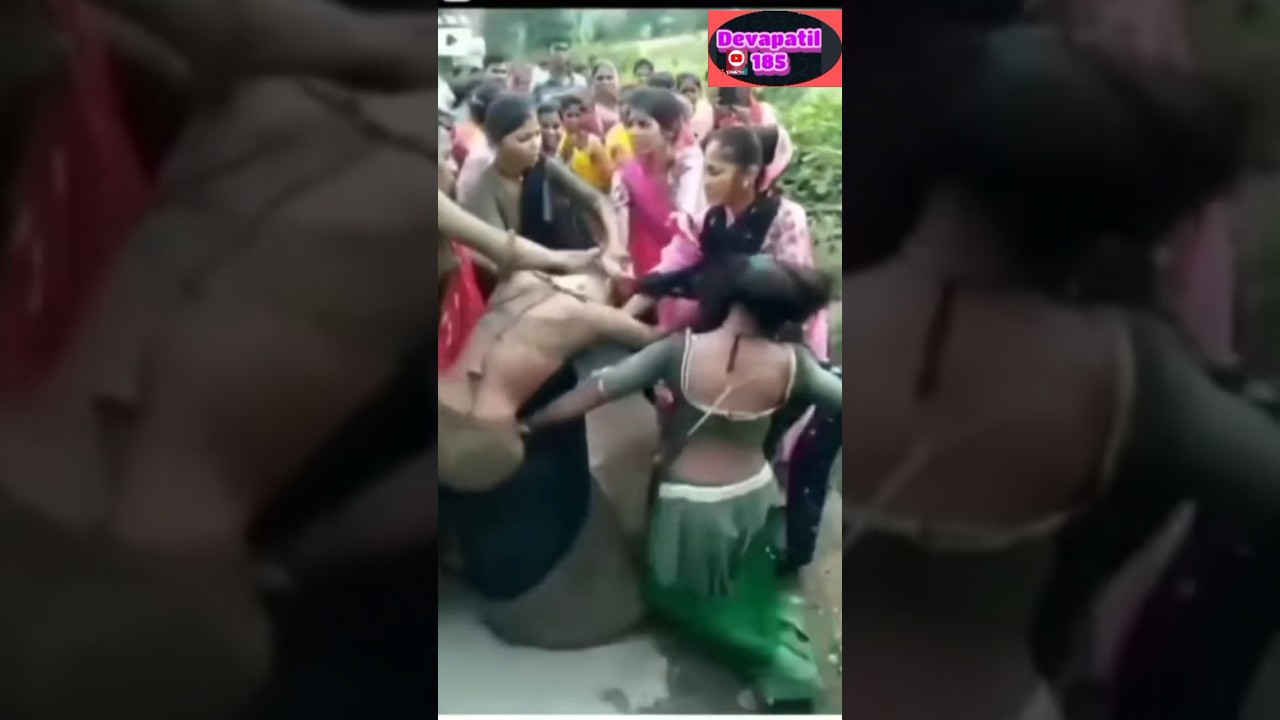 😱Ladies Fight.Bangladeshi fight.girls fighting.group fight. ladhai.girls ladhai .jhagda.#shorts#sad