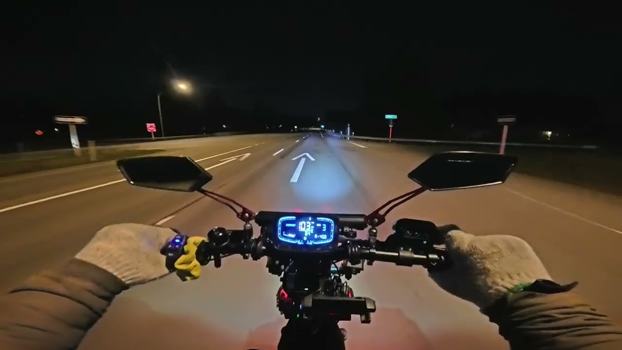 When a Scooter Becomes a Highway Machine! Quiet Winter Night Cruise on Highway 101 😳⚡🌙 #PEV #Scooter