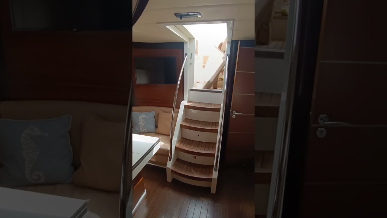 interior Astondoa 43 open