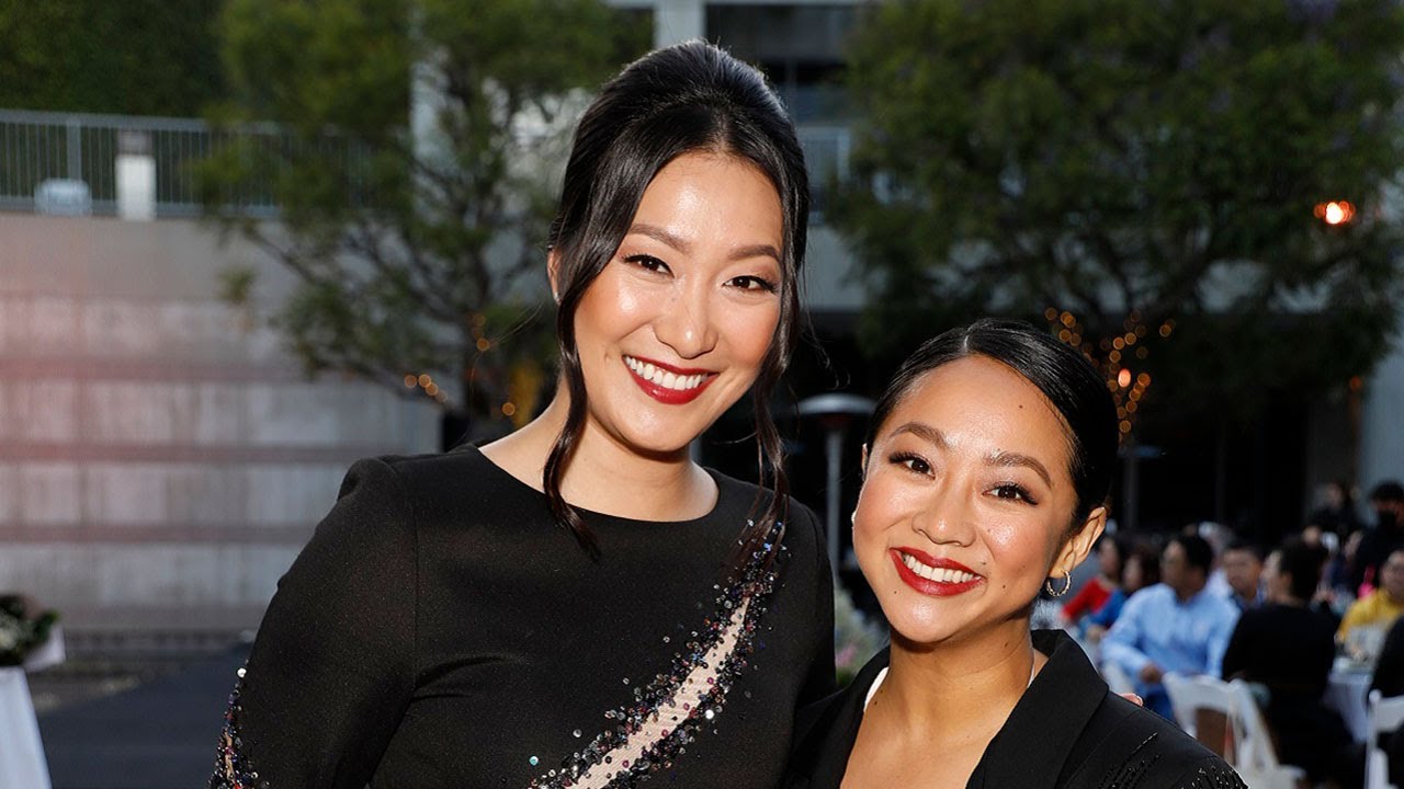 Stephanie Hsu Presents Honor to Kara Wang at Asia Society Southern California's 2022 Annual Gala