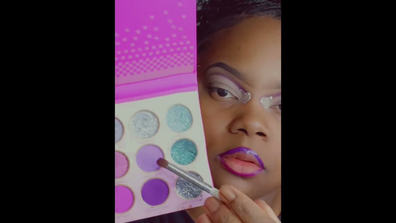 Purple heart's eye's look 💜💜💜