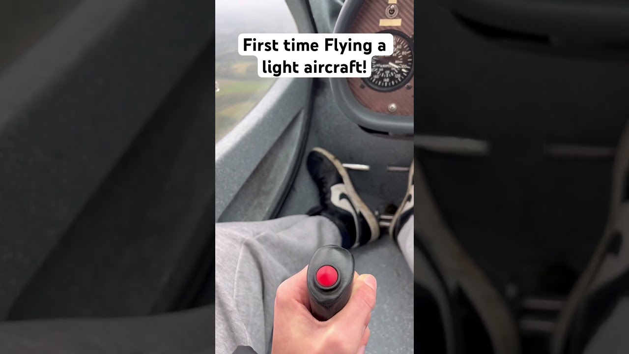 First time flying a light aircraft! DONT CHECK THE SOUND#lightaircraft #plane #flyinglessons #shorts