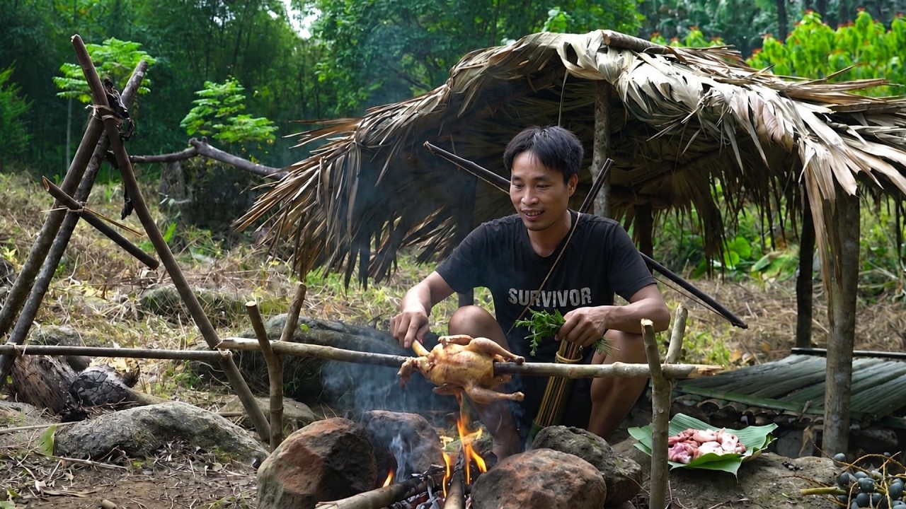 Primitive Survival 🌿 Catching a Wild Chicken and Building a Strong Bamboo Chicken Coop