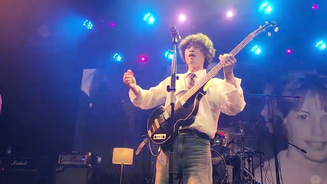 250830 호아 - Let's Twist Again (Chubby Checker) @ KT&G 상상마당 홍대 라이브홀 My Romance Is Not Over By MOLE