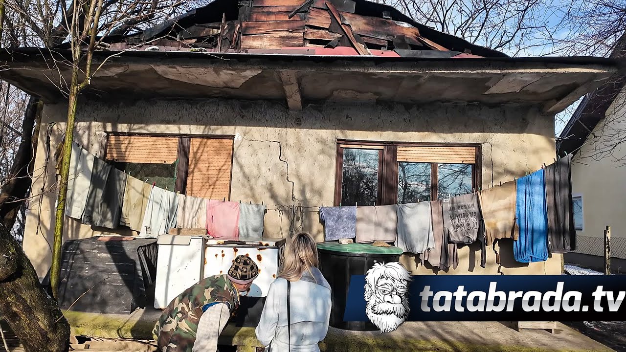 ŽIVE U NAPUKLOJ KUĆI SA ZMIJAMA