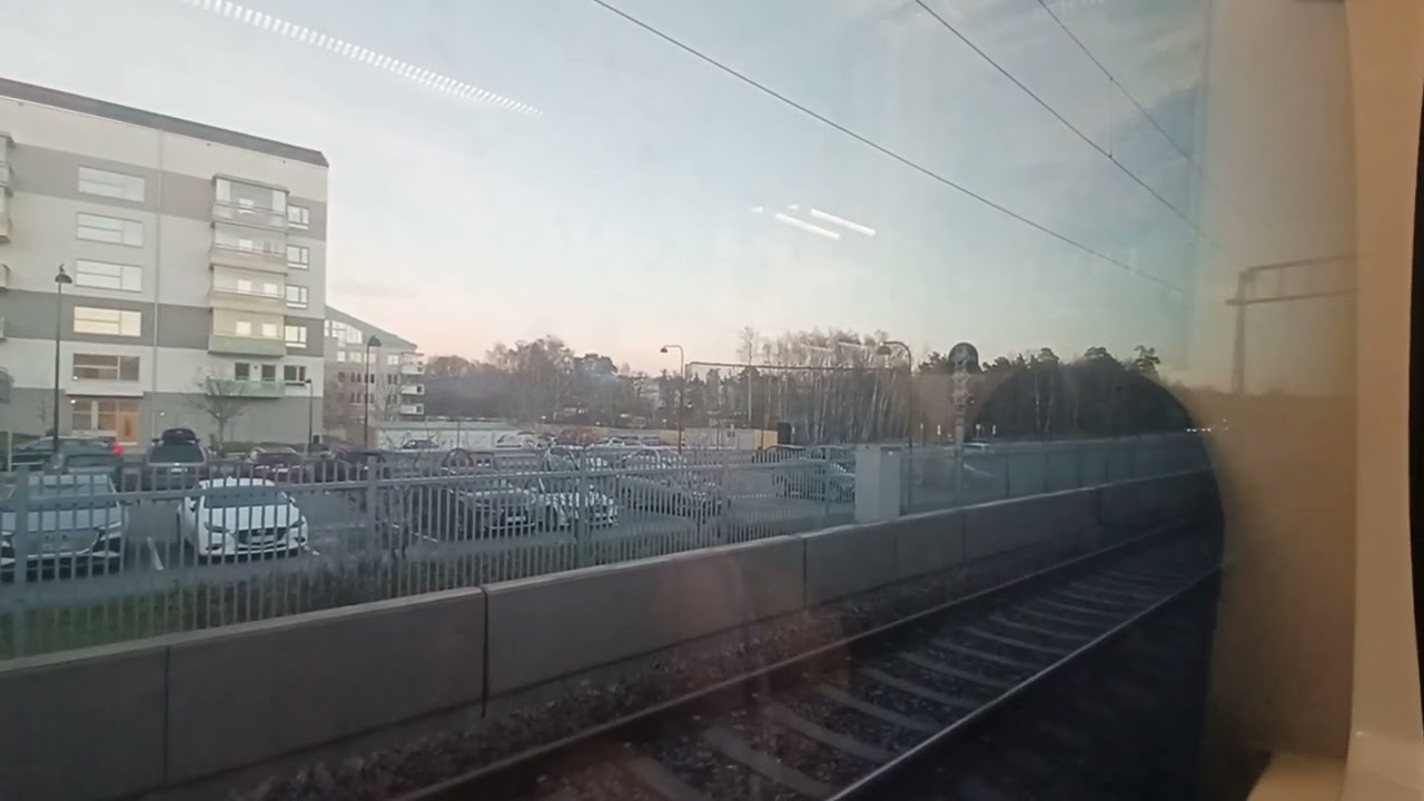 Pendeltåg Från Kungsängen Till Jakobsberg