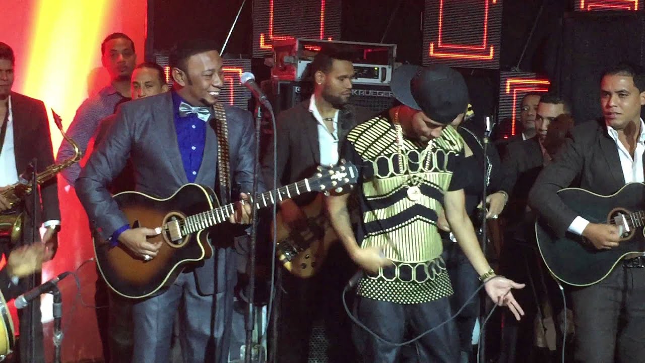 Antony Santos y Mozart la Para - Pa Goza' .En vivo Gala Olimpica 2015