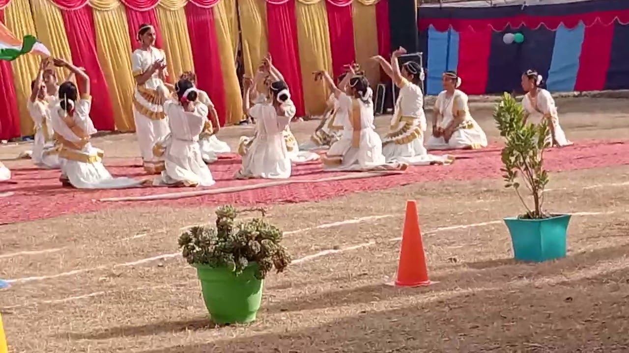 Very beautiful dance Last Tak jarur dekhna kuchh funny sa munh mein jaega