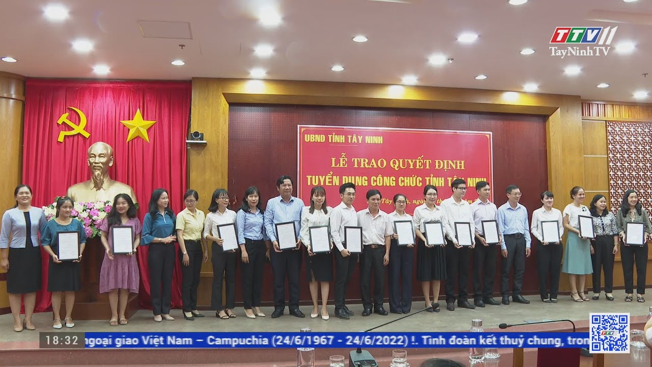 Trao quyết định tuyển dụng công chức tỉnh Tây Ninh năm 2021 | Nhân sự mới | TayNinhTV
