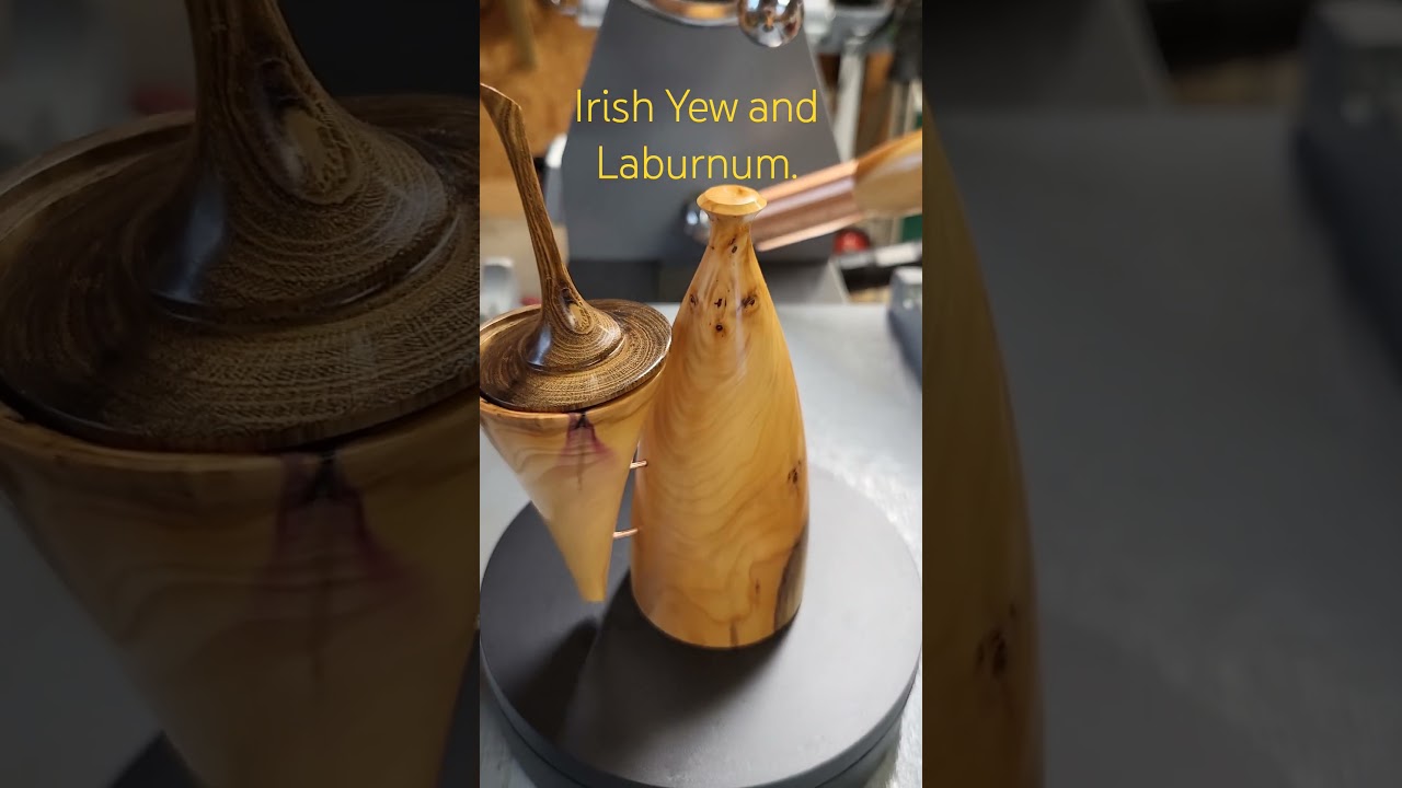 Подвесной ящик из ирландского тиса и лабурнума 